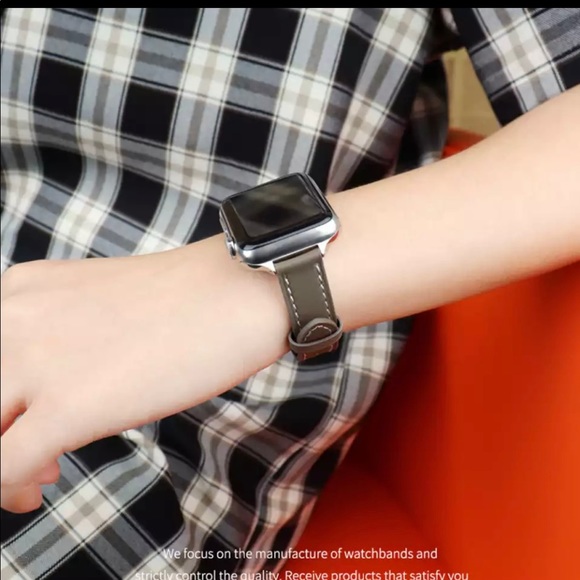 Apple Watch ⌚️ - Picture 2 of 3